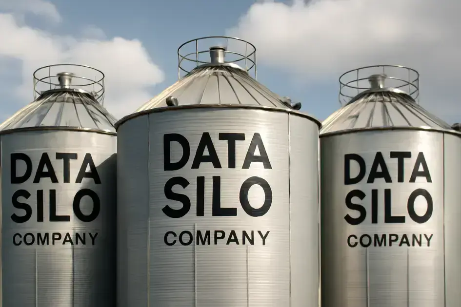 Por que as empresas líderes evitam silos de dados?