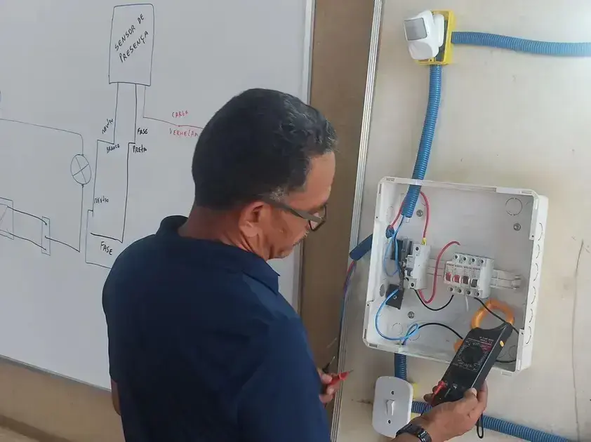curso de eletricista rj gratuito