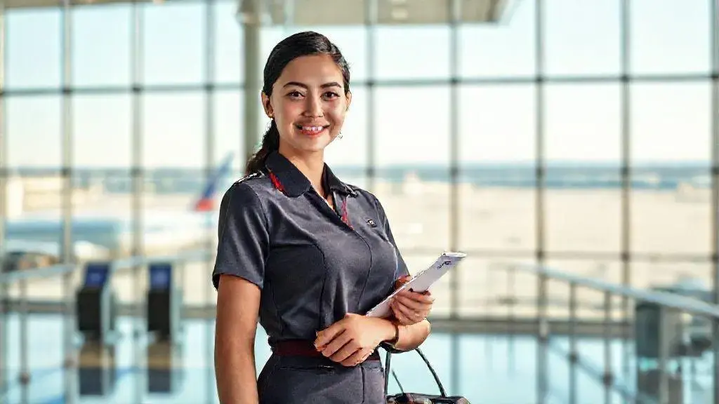 cursos gratuitos de aeromoça